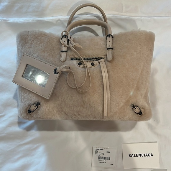 Balenciaga bag - Picture 1 of 13